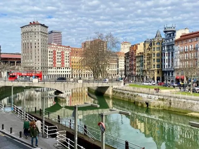 Apartmán Piso De Diseno Con Vistas A La Ria. Bilbao